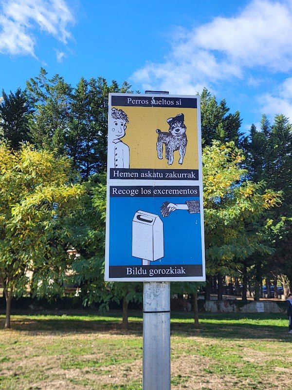 Parking disuasorio Trinitarios, Pamplona (primeras 24 h gratis) en Pamplona (Navarra)