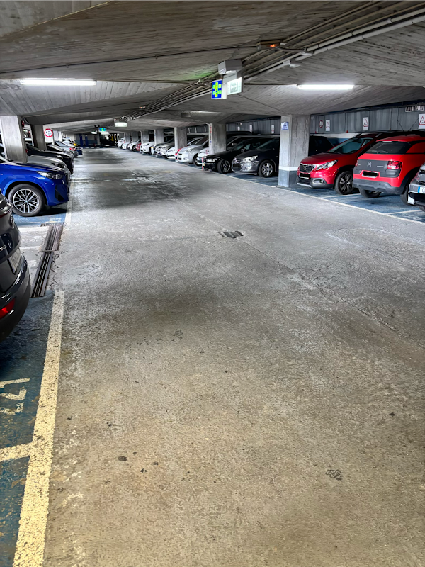 Parking Juan XXIII 24h, junto a la Catedral de Santiago en Santiago de Compostela (A Coruña)